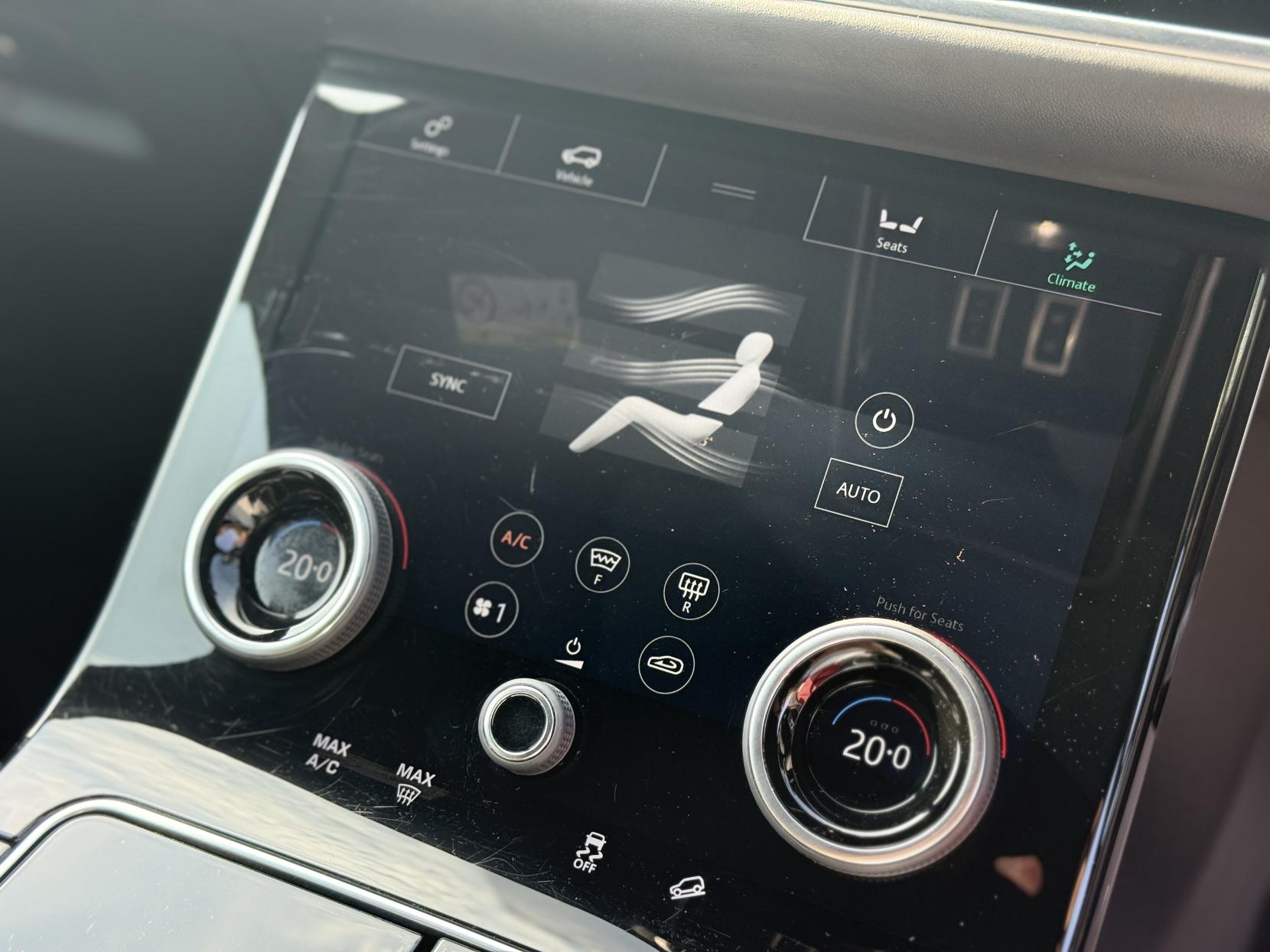 Land Rover Range Rover Velar 3.0 D300 R-Dynamic HSE SUV 5dr Diesel Auto 4WD Euro 6 (s/s) (300 ps)