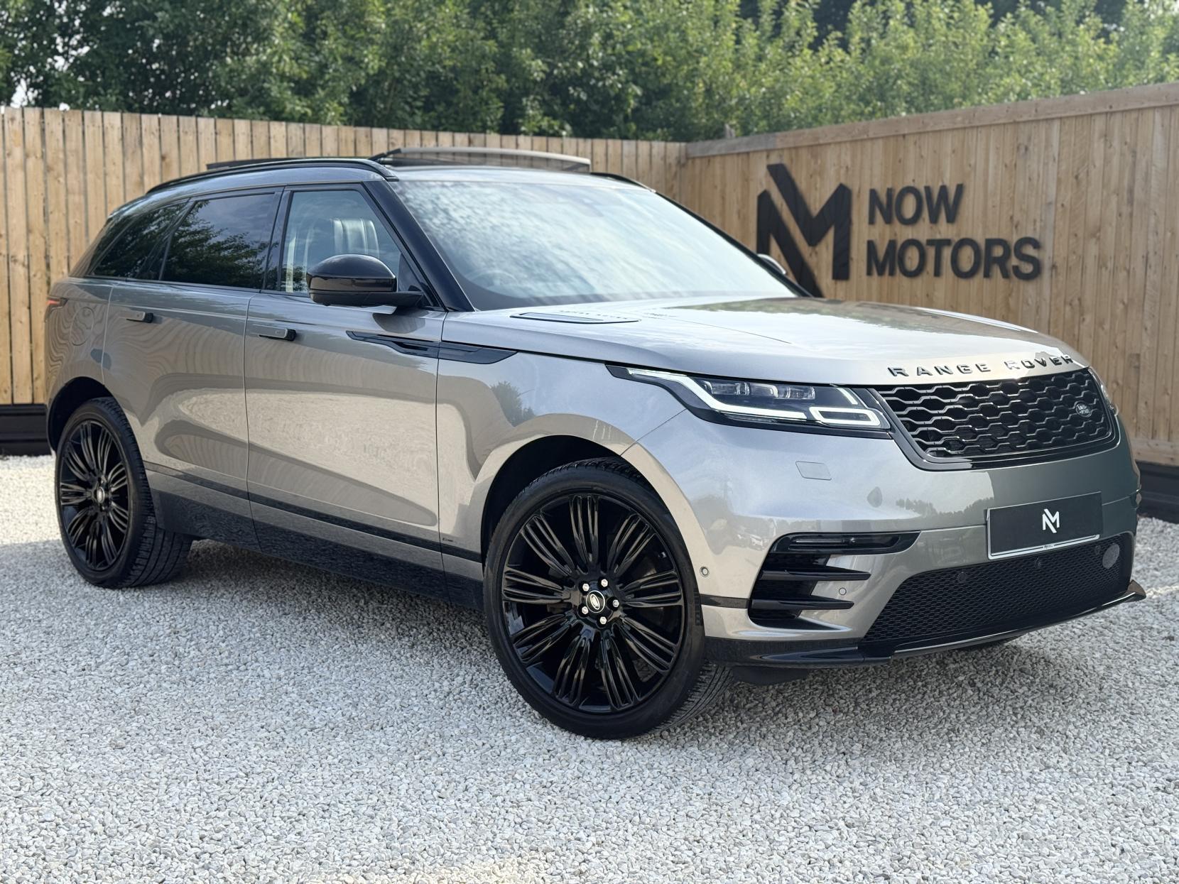 Land Rover Range Rover Velar 3.0 D300 R-Dynamic HSE SUV 5dr Diesel Auto 4WD Euro 6 (s/s) (300 ps)