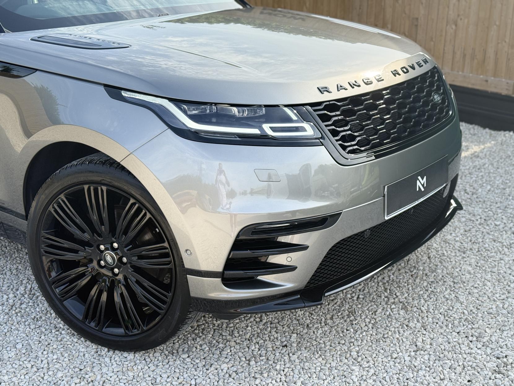 Land Rover Range Rover Velar 3.0 D300 R-Dynamic HSE SUV 5dr Diesel Auto 4WD Euro 6 (s/s) (300 ps)