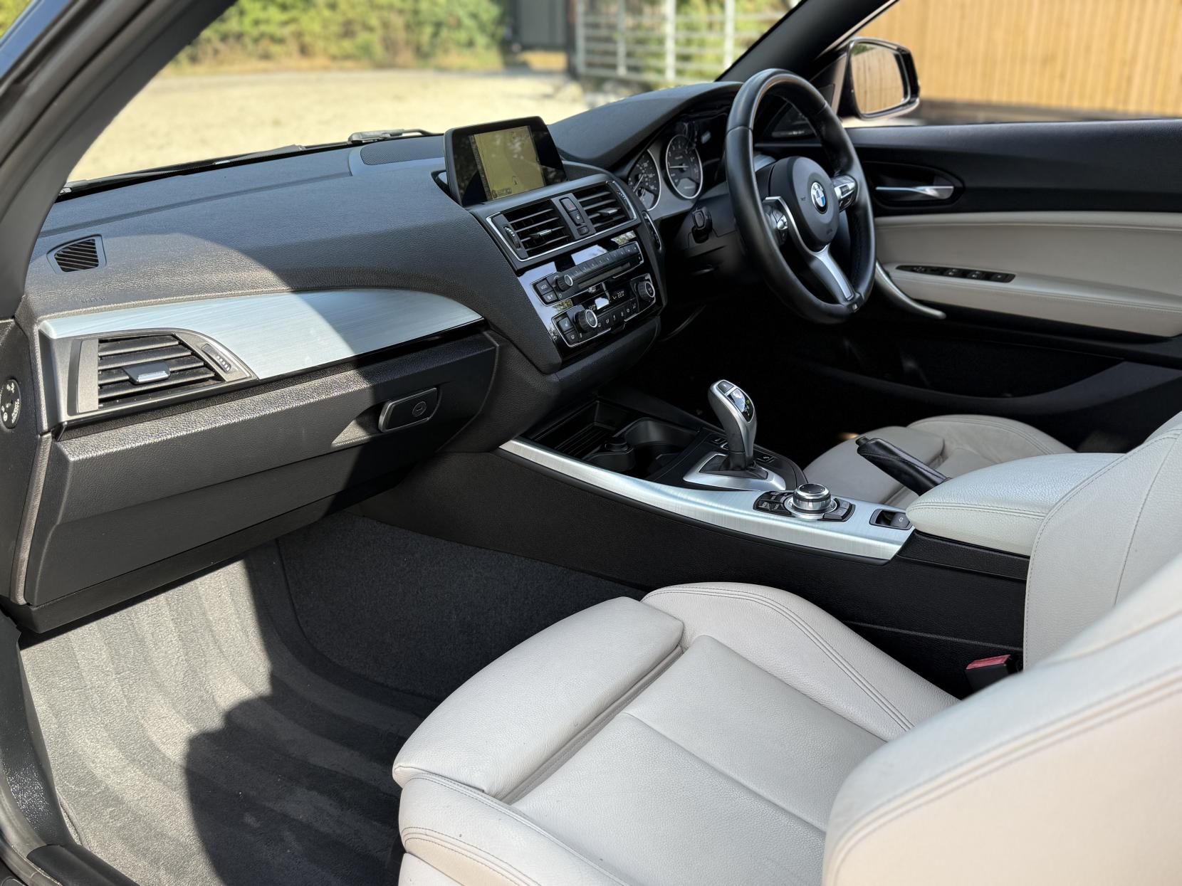 BMW 2 Series 2.0 220i M Sport Convertible 2dr Petrol Auto Euro 6 (s/s) (184 ps)