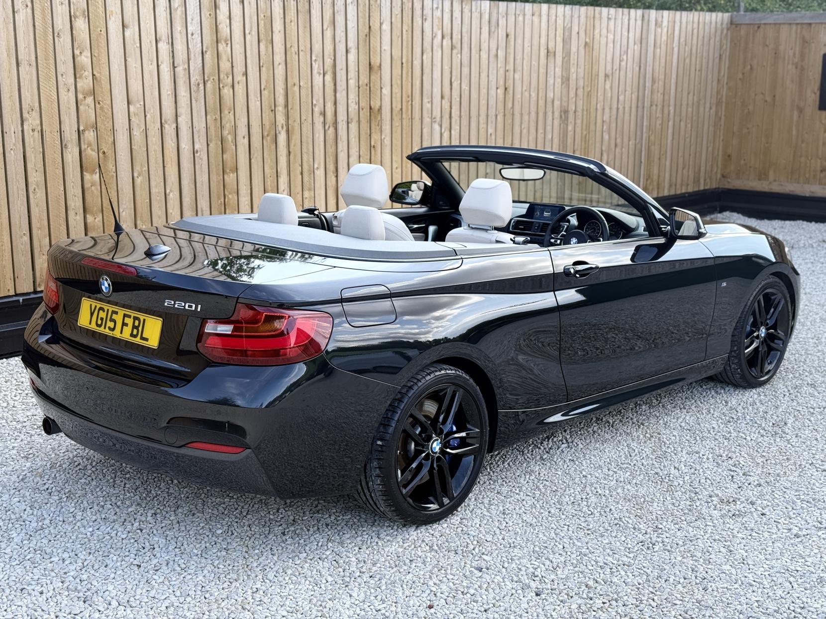 BMW 2 Series 2.0 220i M Sport Convertible 2dr Petrol Auto Euro 6 (s/s) (184 ps)