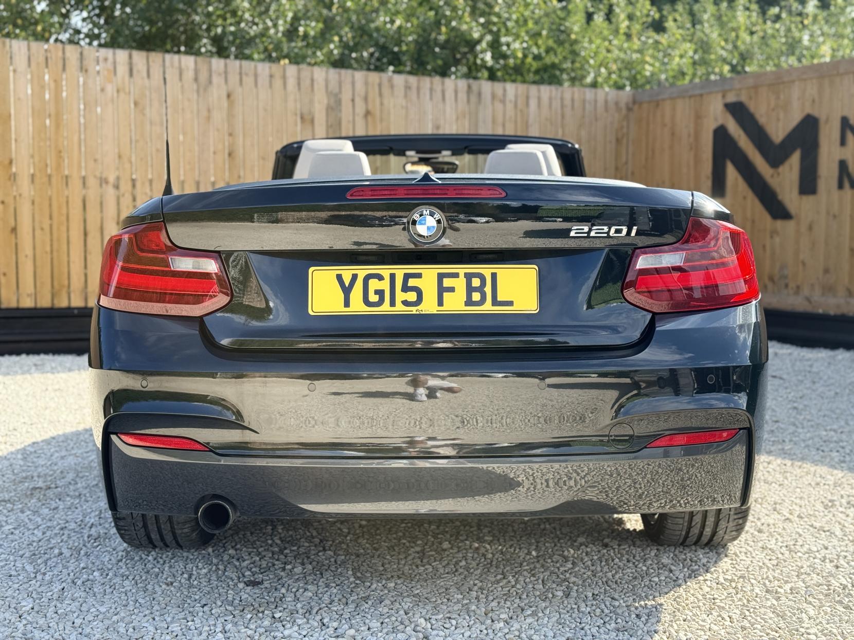 BMW 2 Series 2.0 220i M Sport Convertible 2dr Petrol Auto Euro 6 (s/s) (184 ps)