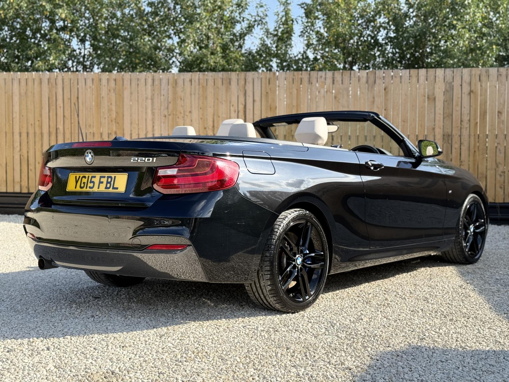 BMW 2 Series 2.0 220i M Sport Convertible 2dr Petrol Auto Euro 6 (s/s) (184 ps)
