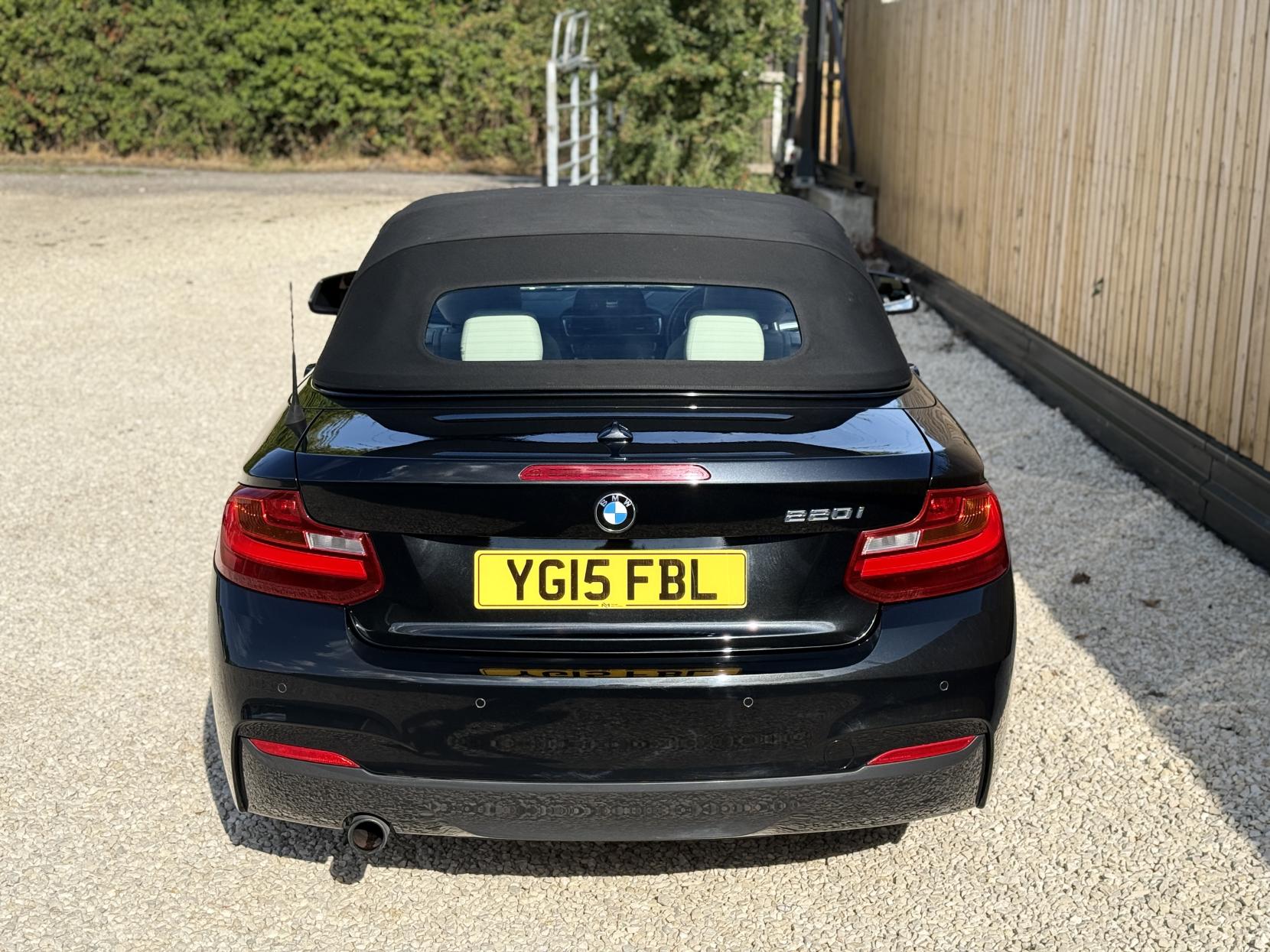 BMW 2 Series 2.0 220i M Sport Convertible 2dr Petrol Auto Euro 6 (s/s) (184 ps)