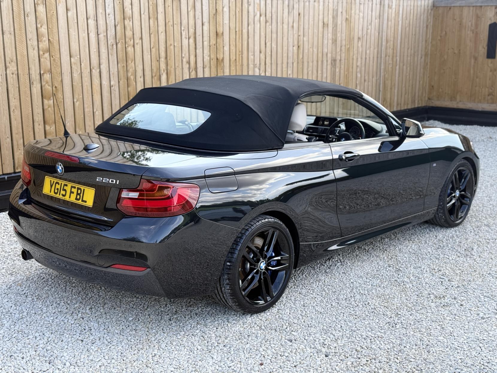 BMW 2 Series 2.0 220i M Sport Convertible 2dr Petrol Auto Euro 6 (s/s) (184 ps)