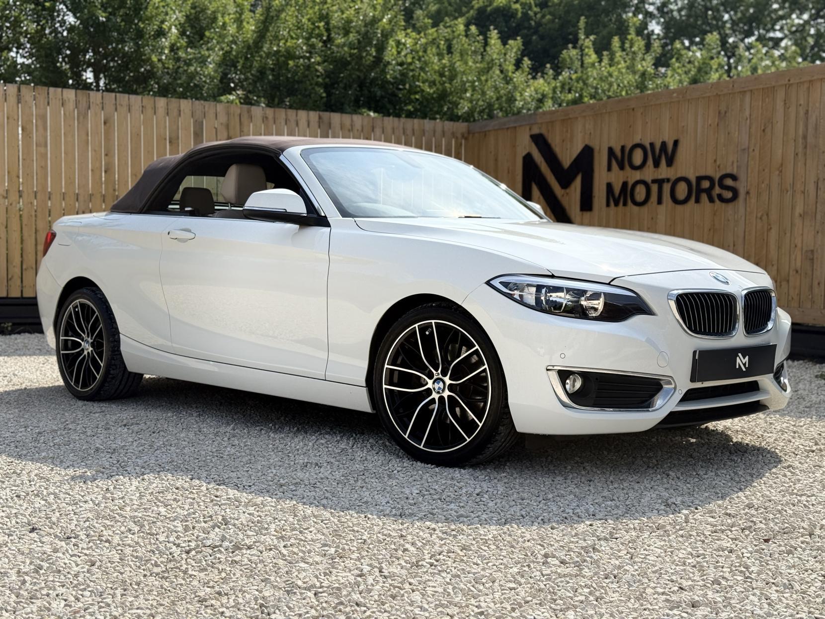 BMW 2 Series 2.0 220d Luxury Convertible 2dr Diesel Auto Euro 6 (s/s) (190 ps)
