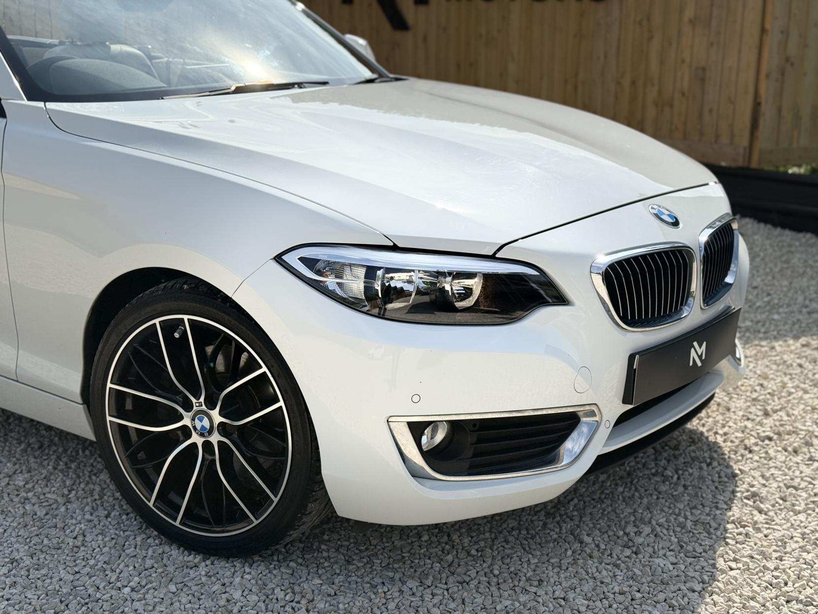 BMW 2 Series 2.0 220d Luxury Convertible 2dr Diesel Auto Euro 6 (s/s) (190 ps)