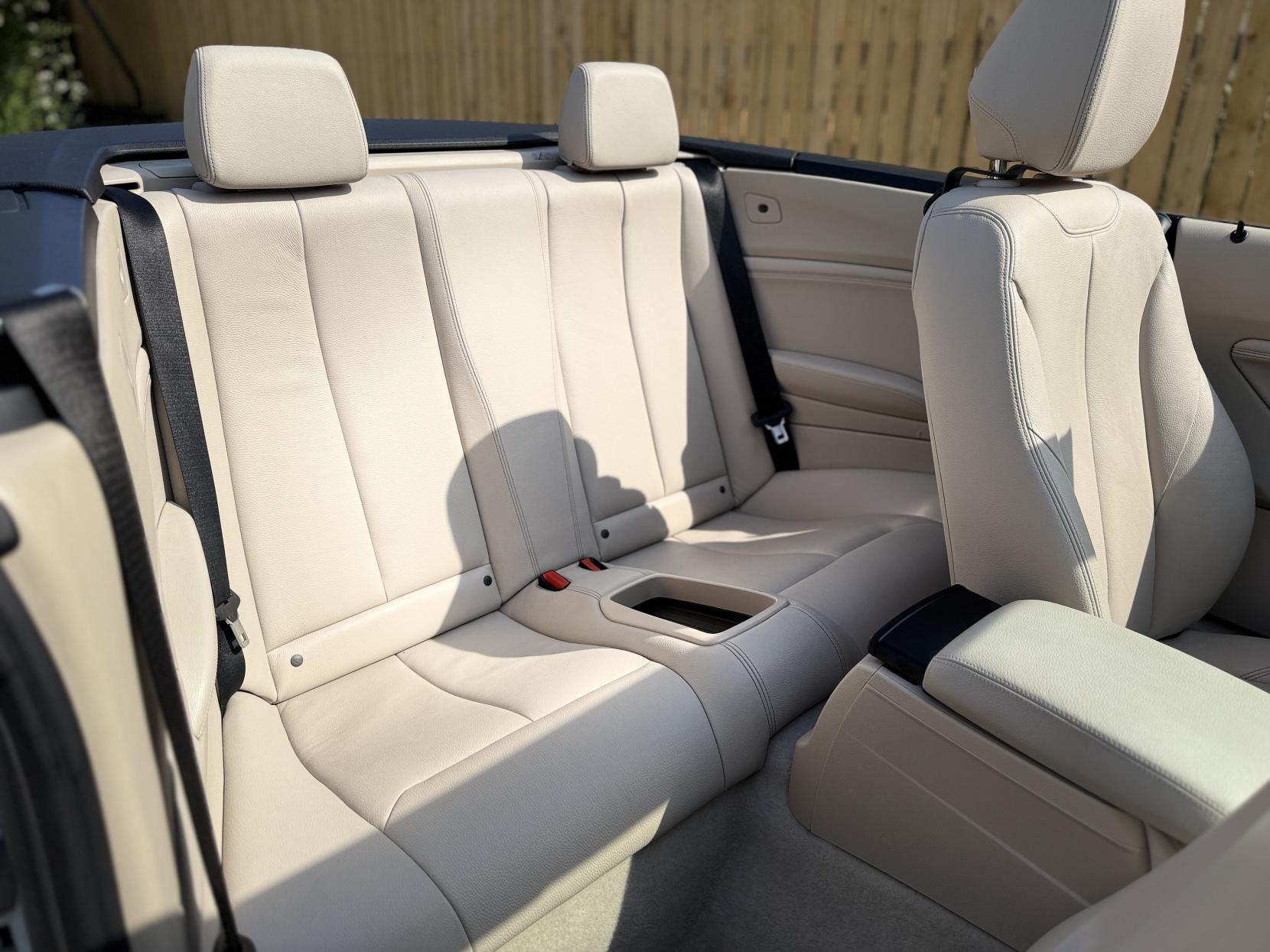 BMW 2 Series 2.0 220d Luxury Convertible 2dr Diesel Auto Euro 6 (s/s) (190 ps)