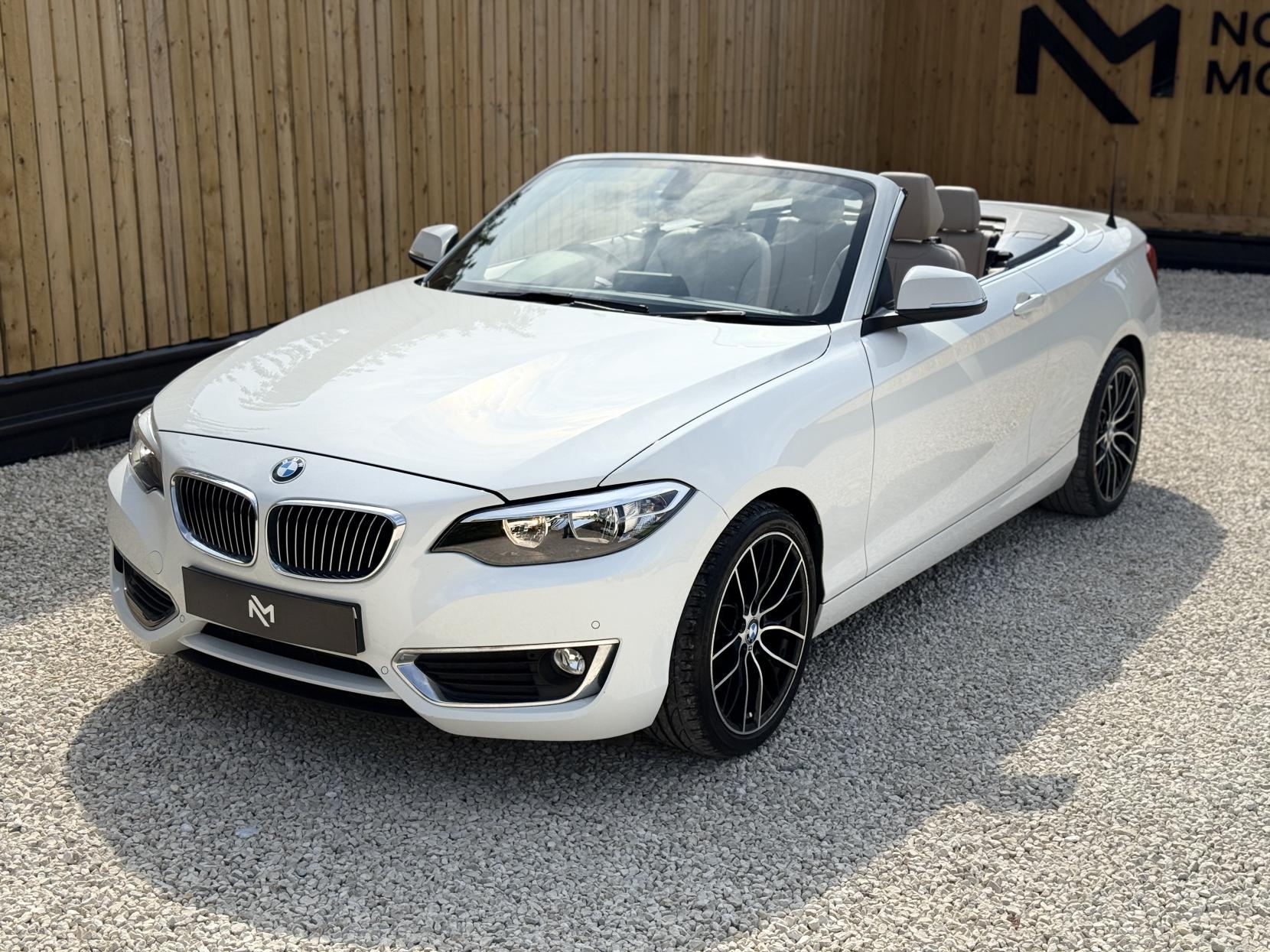 BMW 2 Series 2.0 220d Luxury Convertible 2dr Diesel Auto Euro 6 (s/s) (190 ps)