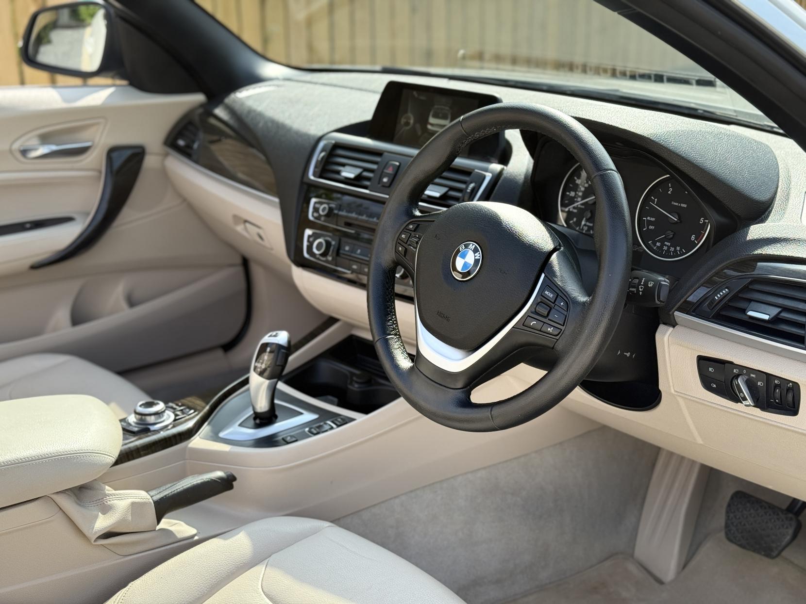 BMW 2 Series 2.0 220d Luxury Convertible 2dr Diesel Auto Euro 6 (s/s) (190 ps)