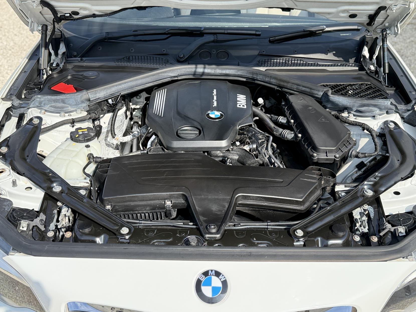 BMW 2 Series 2.0 220d Luxury Convertible 2dr Diesel Auto Euro 6 (s/s) (190 ps)
