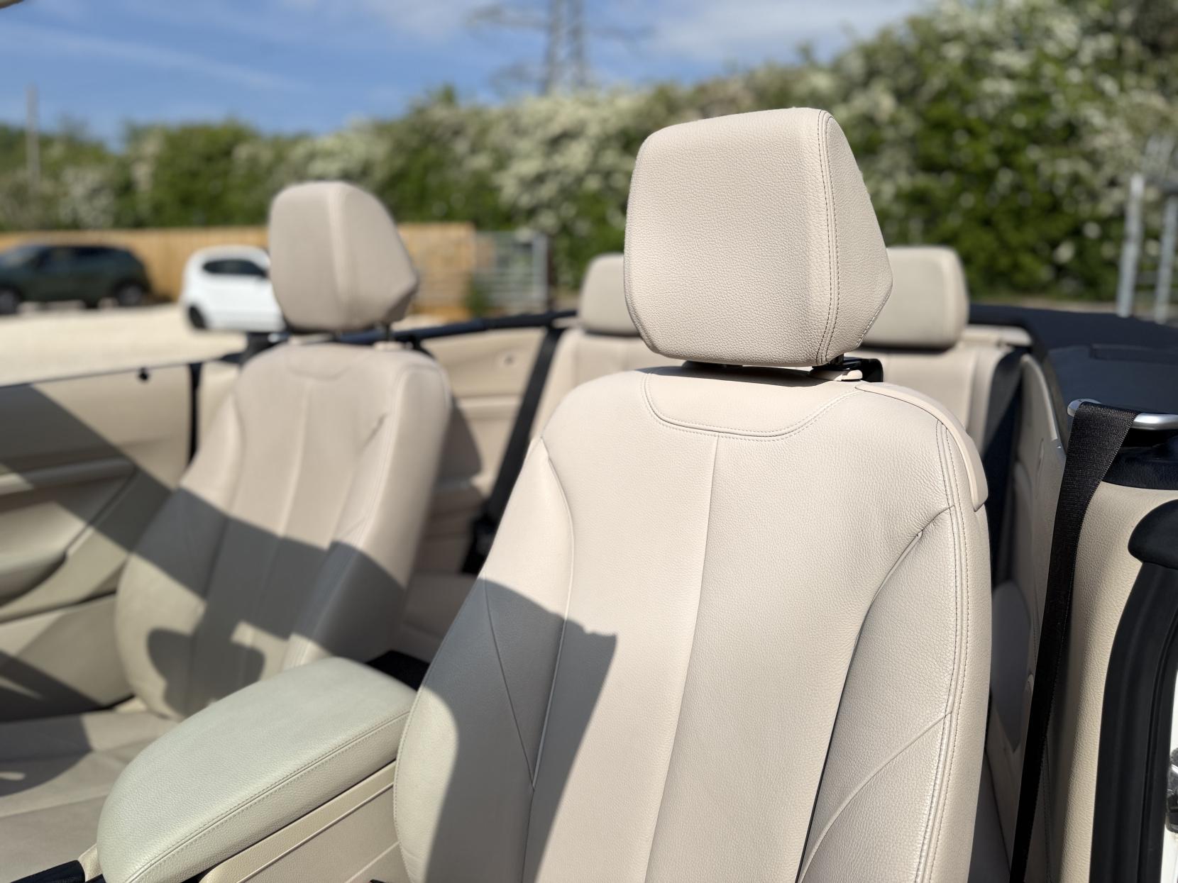 BMW 2 Series 2.0 220d Luxury Convertible 2dr Diesel Auto Euro 6 (s/s) (190 ps)