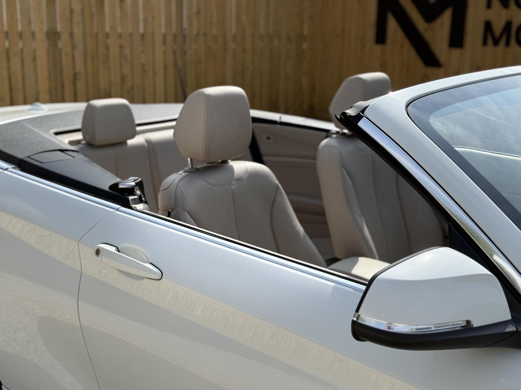 BMW 2 Series 2.0 220d Luxury Convertible 2dr Diesel Auto Euro 6 (s/s) (190 ps)