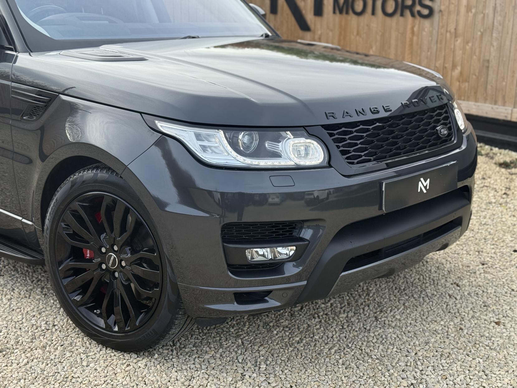 Land Rover Range Rover Sport 3.0 SD V6 Autobiography Dynamic SUV 5dr Diesel Auto 4WD Euro 6 (s/s) (306 ps)