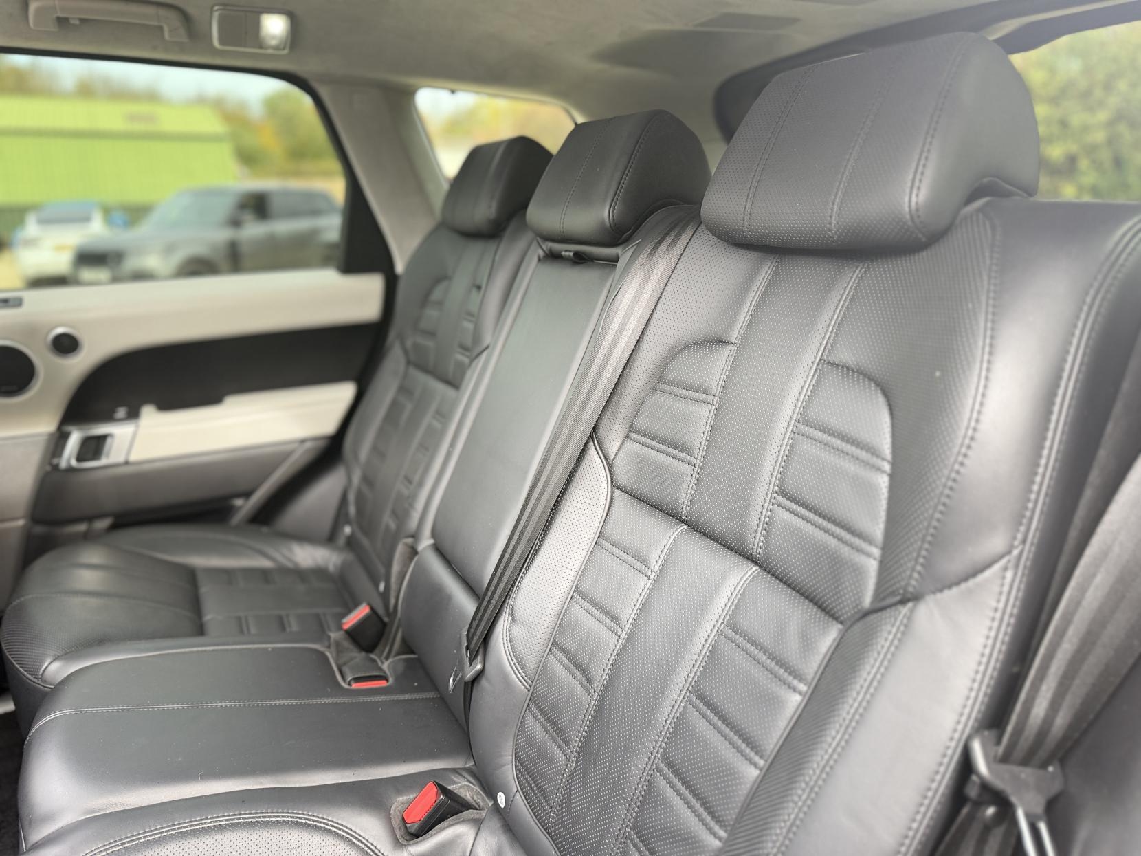 Land Rover Range Rover Sport 3.0 SD V6 Autobiography Dynamic SUV 5dr Diesel Auto 4WD Euro 6 (s/s) (306 ps)