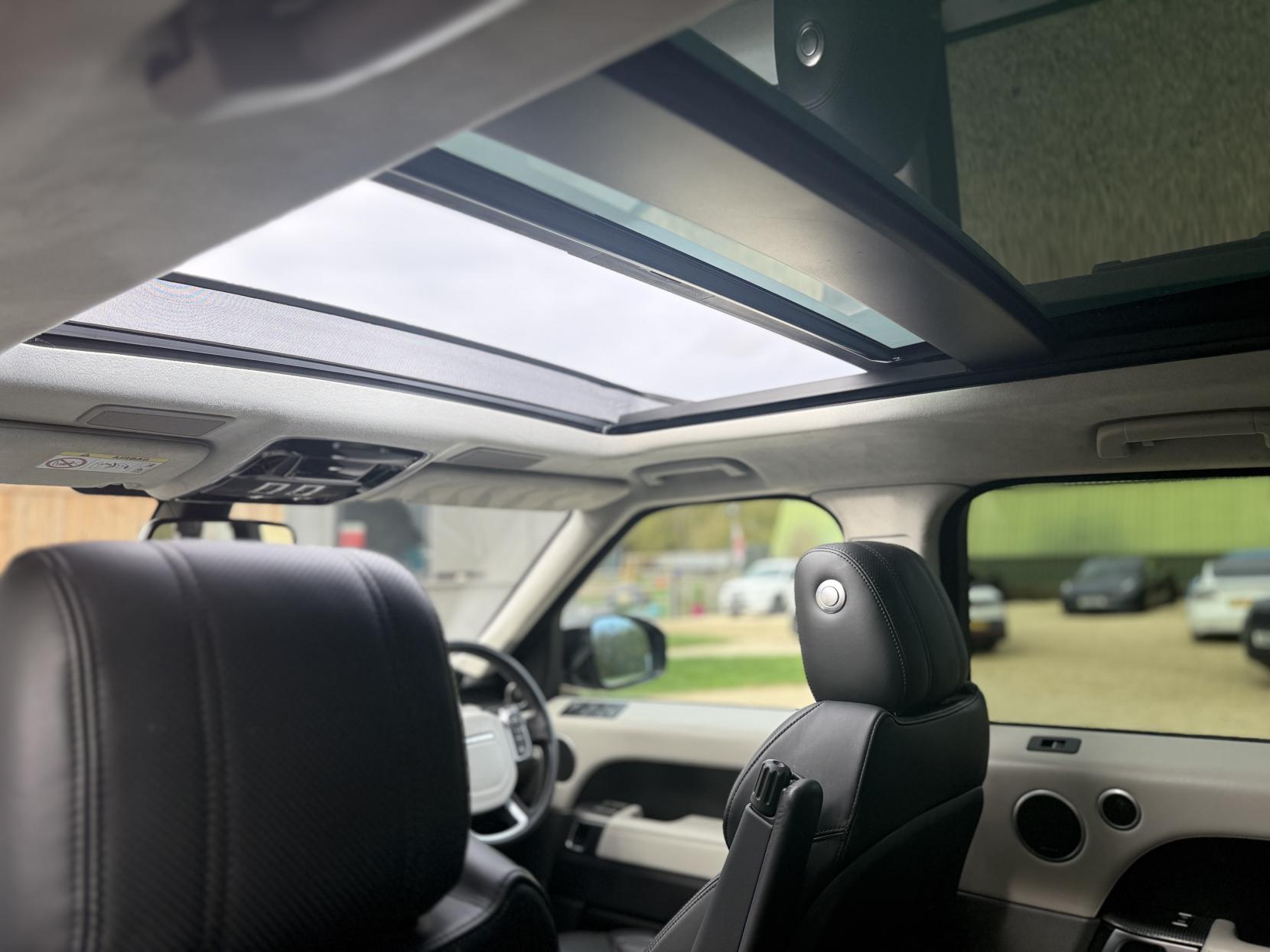 Land Rover Range Rover Sport 3.0 SD V6 Autobiography Dynamic SUV 5dr Diesel Auto 4WD Euro 6 (s/s) (306 ps)