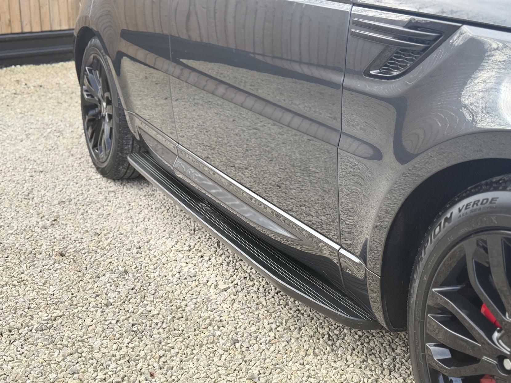 Land Rover Range Rover Sport 3.0 SD V6 Autobiography Dynamic SUV 5dr Diesel Auto 4WD Euro 6 (s/s) (306 ps)