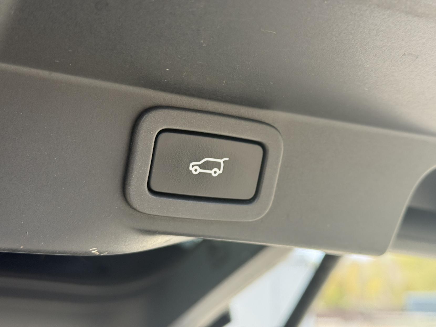 Land Rover Range Rover Sport 3.0 SD V6 Autobiography Dynamic SUV 5dr Diesel Auto 4WD Euro 6 (s/s) (306 ps)