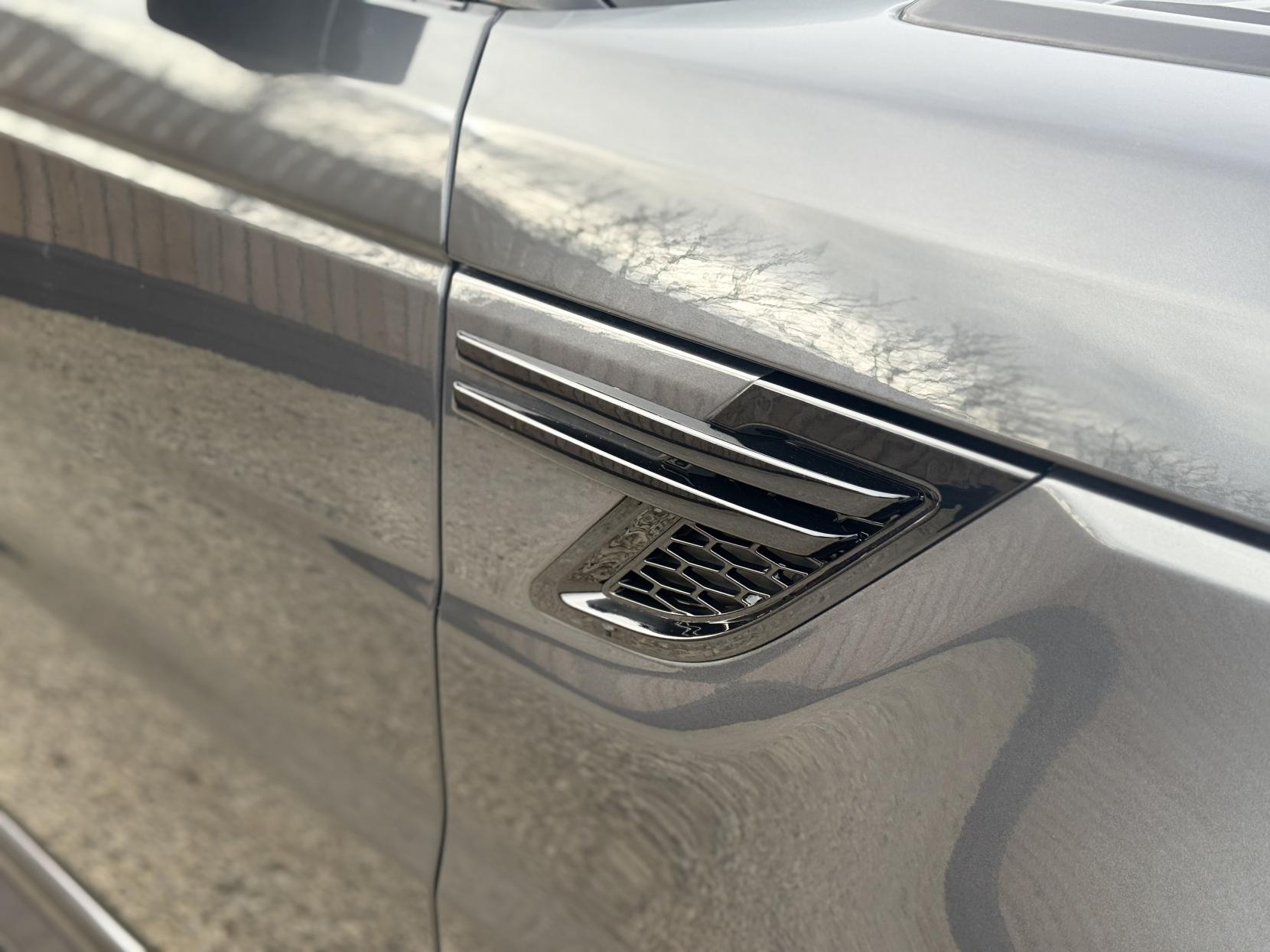 Land Rover Range Rover Sport 3.0 SD V6 Autobiography Dynamic SUV 5dr Diesel Auto 4WD Euro 6 (s/s) (306 ps)