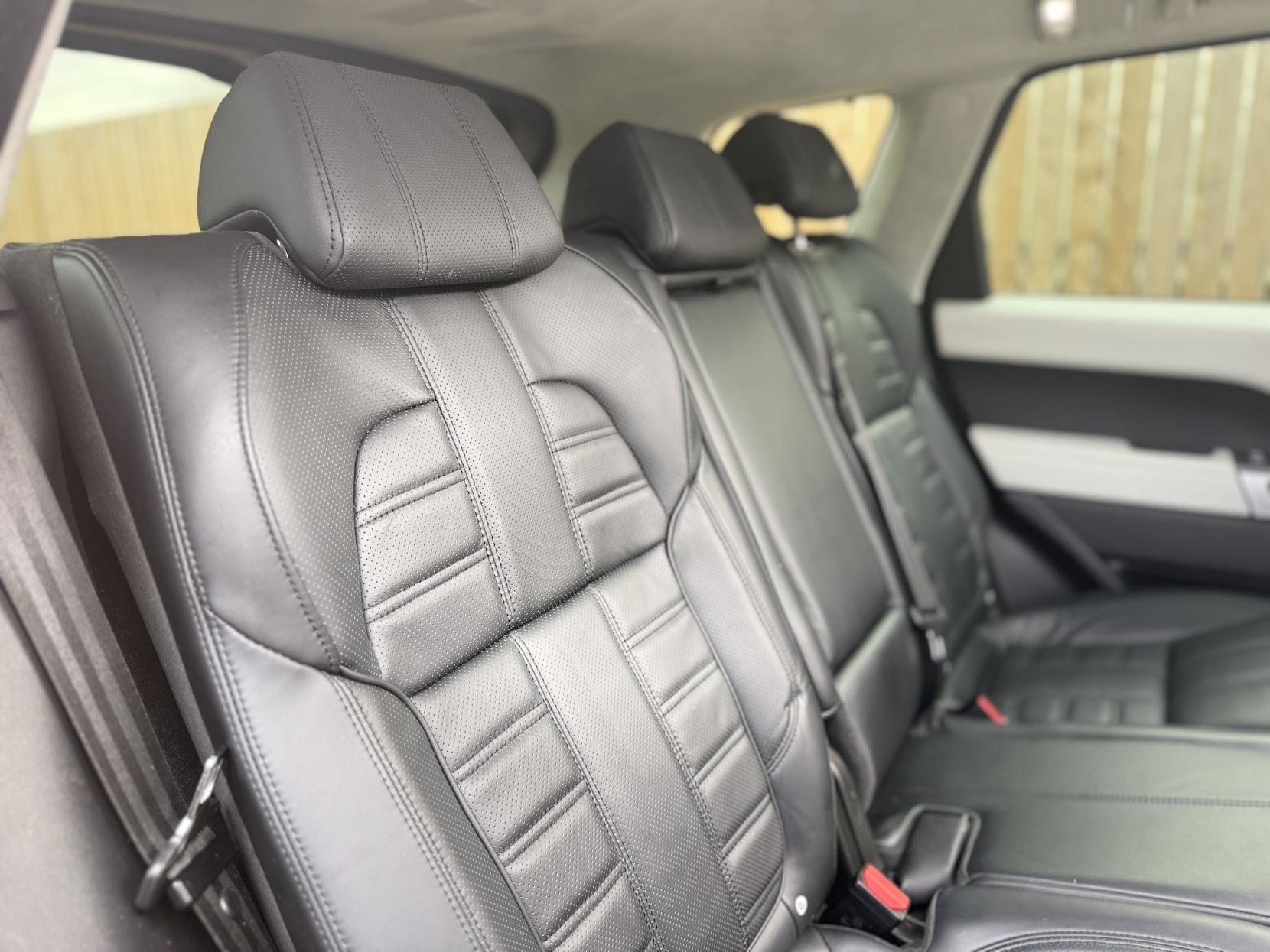 Land Rover Range Rover Sport 3.0 SD V6 Autobiography Dynamic SUV 5dr Diesel Auto 4WD Euro 6 (s/s) (306 ps)