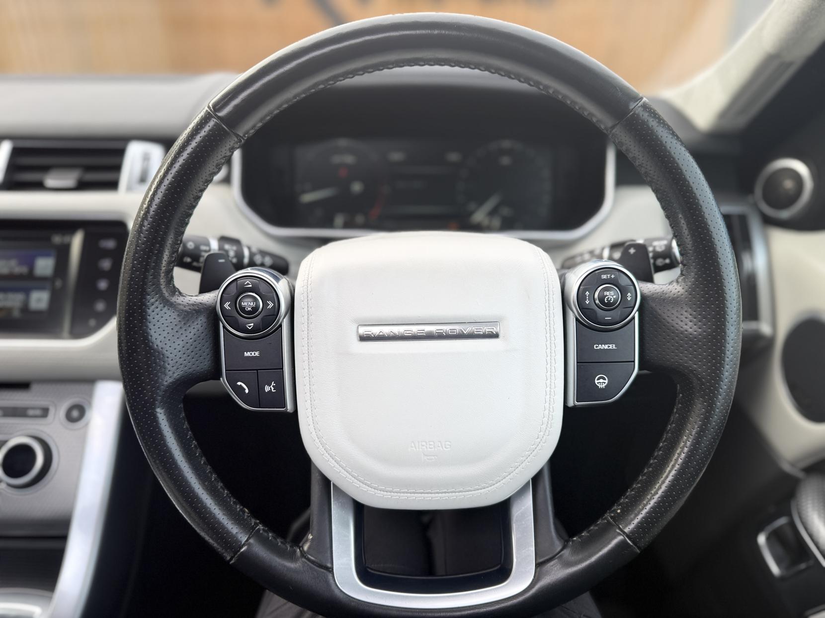 Land Rover Range Rover Sport 3.0 SD V6 Autobiography Dynamic SUV 5dr Diesel Auto 4WD Euro 6 (s/s) (306 ps)