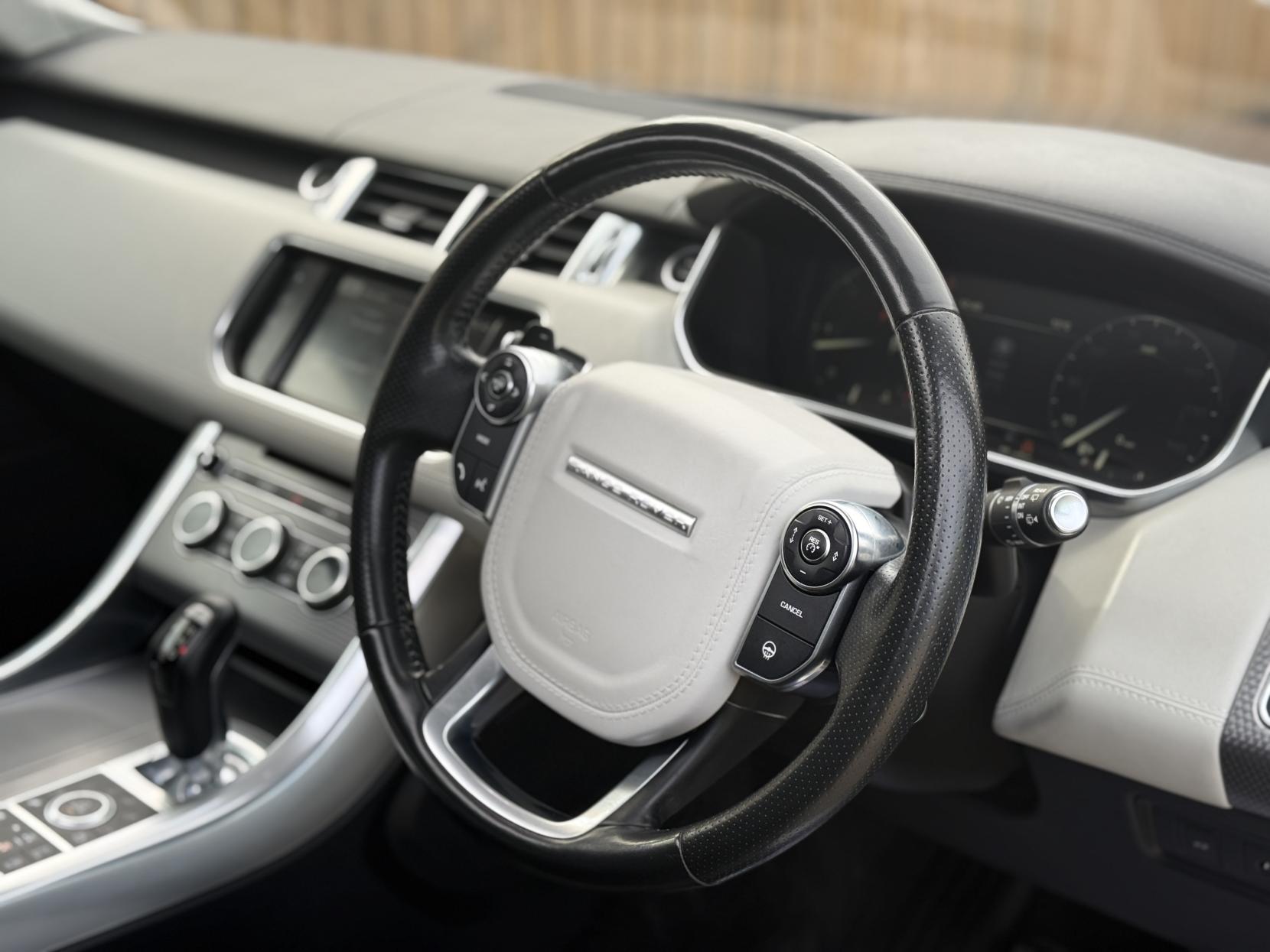 Land Rover Range Rover Sport 3.0 SD V6 Autobiography Dynamic SUV 5dr Diesel Auto 4WD Euro 6 (s/s) (306 ps)