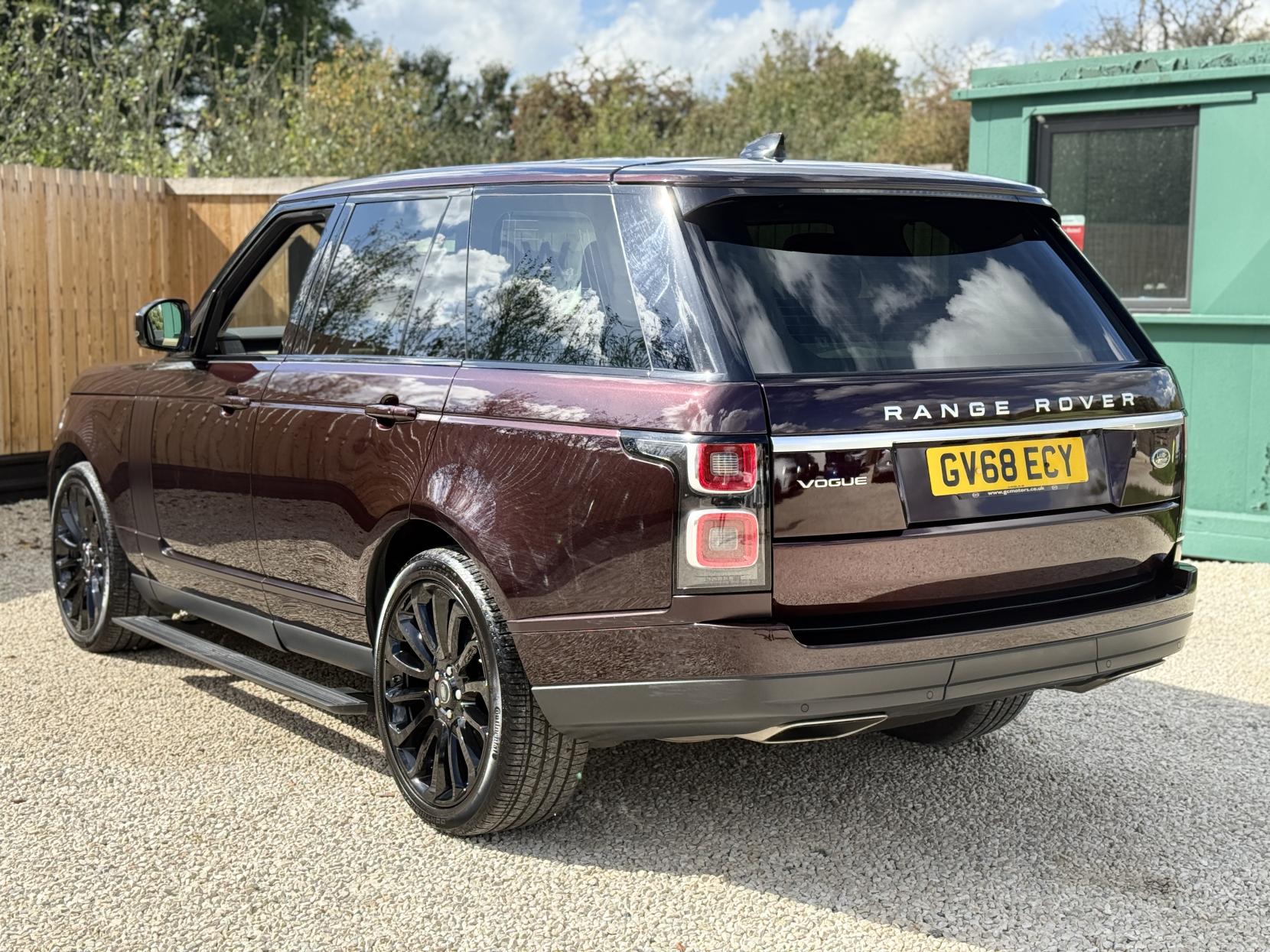 Land Rover Range Rover 3.0 SD V6 Vogue SUV 5dr Diesel Auto 4WD Euro 6 (s/s) (275 ps)