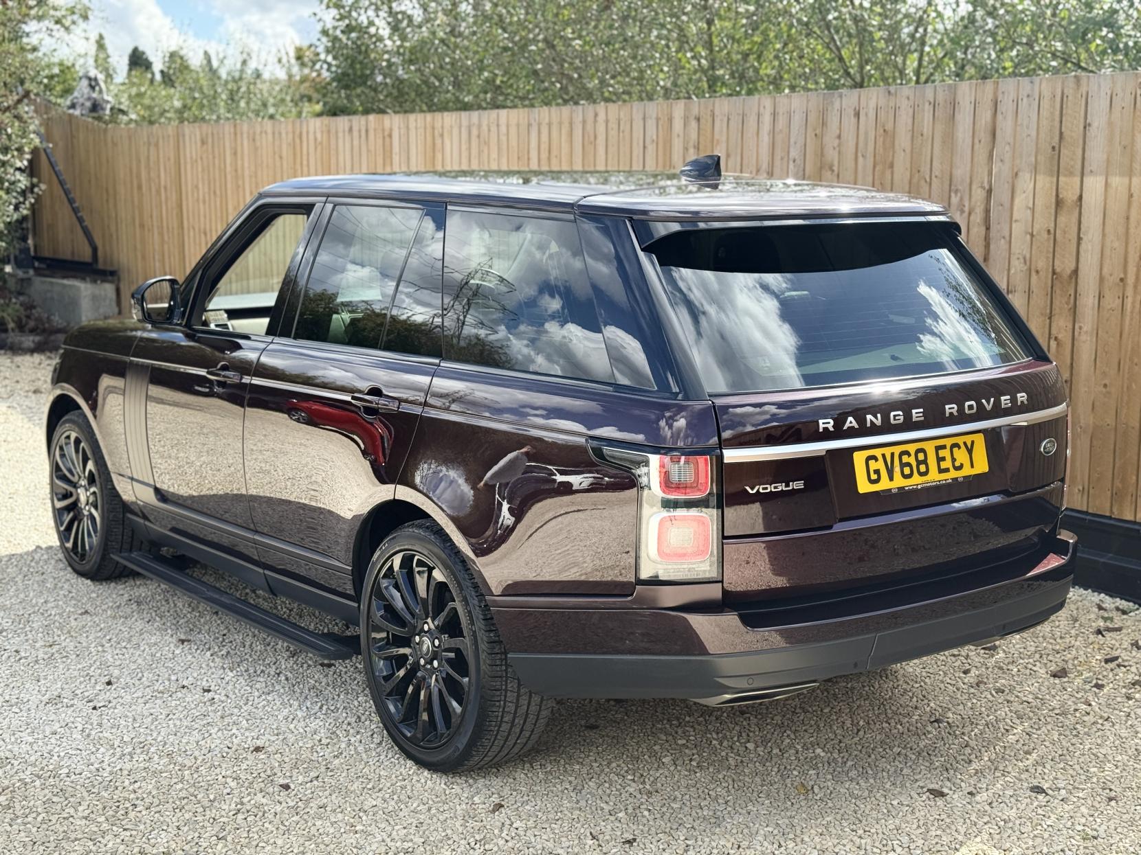 Land Rover Range Rover 3.0 SD V6 Vogue SUV 5dr Diesel Auto 4WD Euro 6 (s/s) (275 ps)