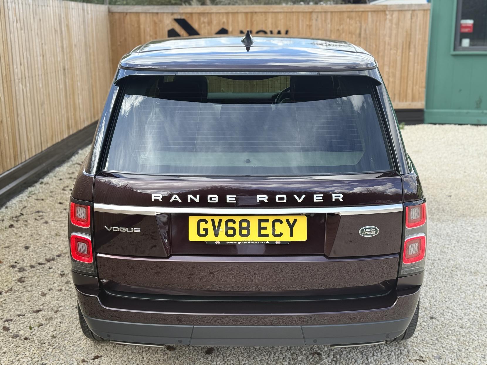 Land Rover Range Rover 3.0 SD V6 Vogue SUV 5dr Diesel Auto 4WD Euro 6 (s/s) (275 ps)