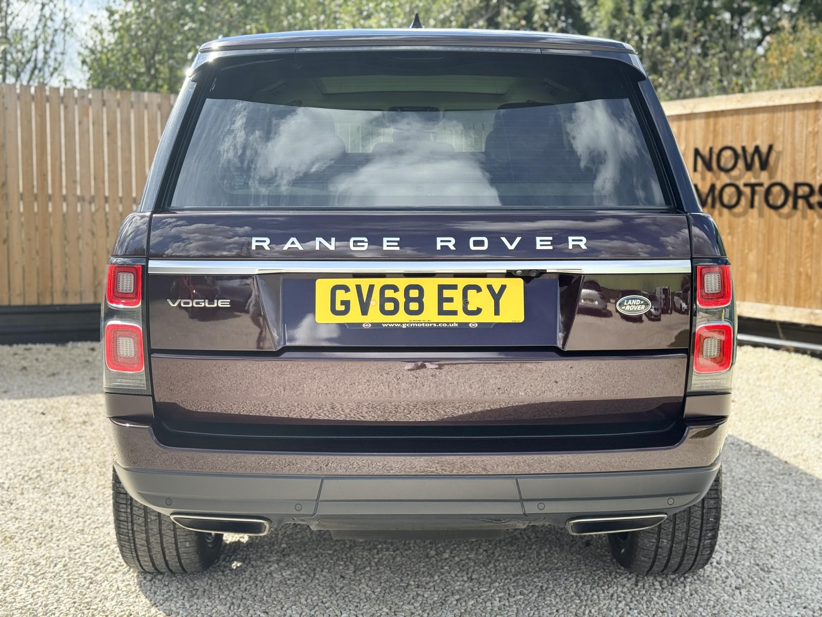 Land Rover Range Rover 3.0 SD V6 Vogue SUV 5dr Diesel Auto 4WD Euro 6 (s/s) (275 ps)