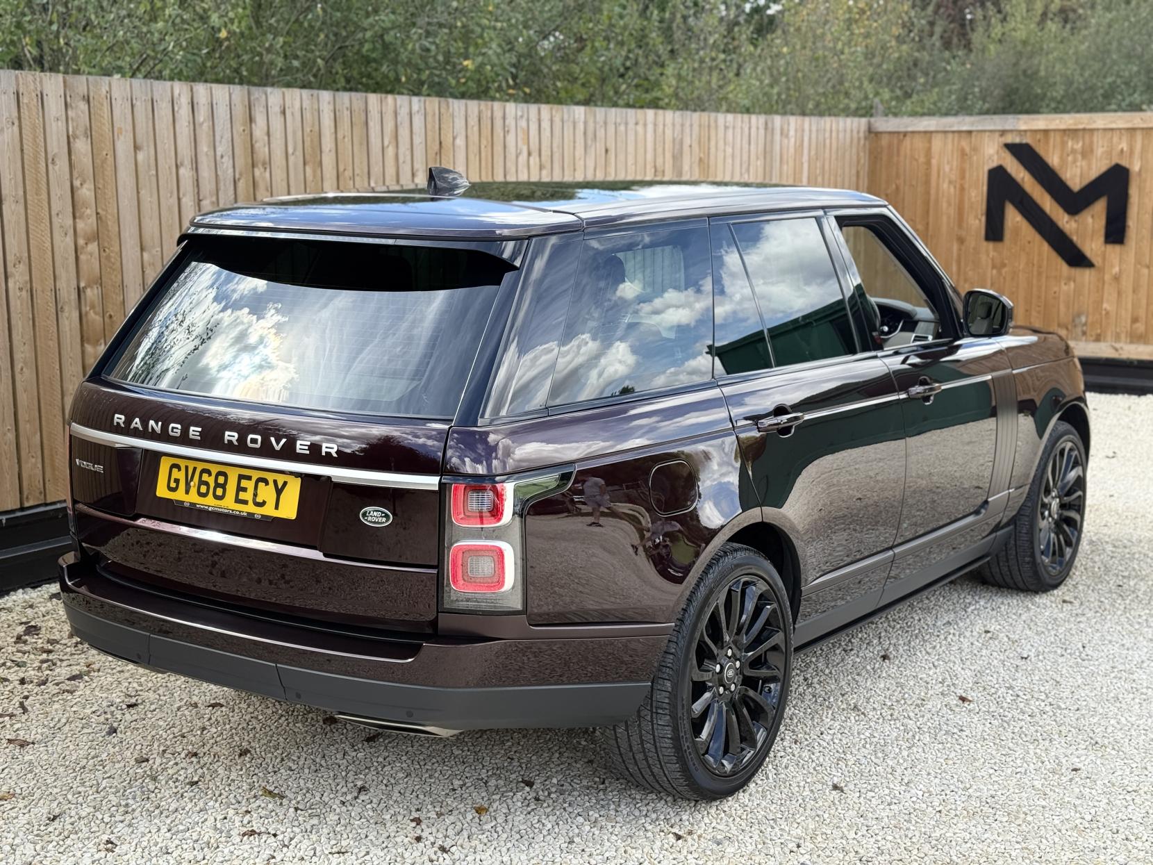 Land Rover Range Rover 3.0 SD V6 Vogue SUV 5dr Diesel Auto 4WD Euro 6 (s/s) (275 ps)