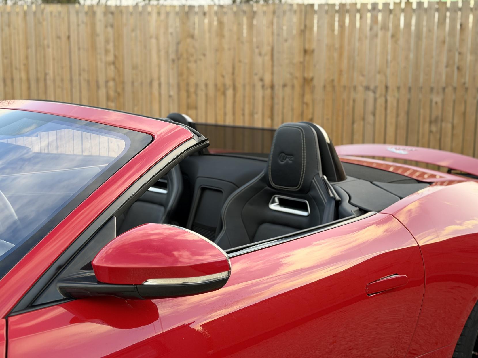 Jaguar F-Type 5.0 V8 R Convertible 2dr Petrol Auto AWD Euro 6 (s/s) (575 ps)