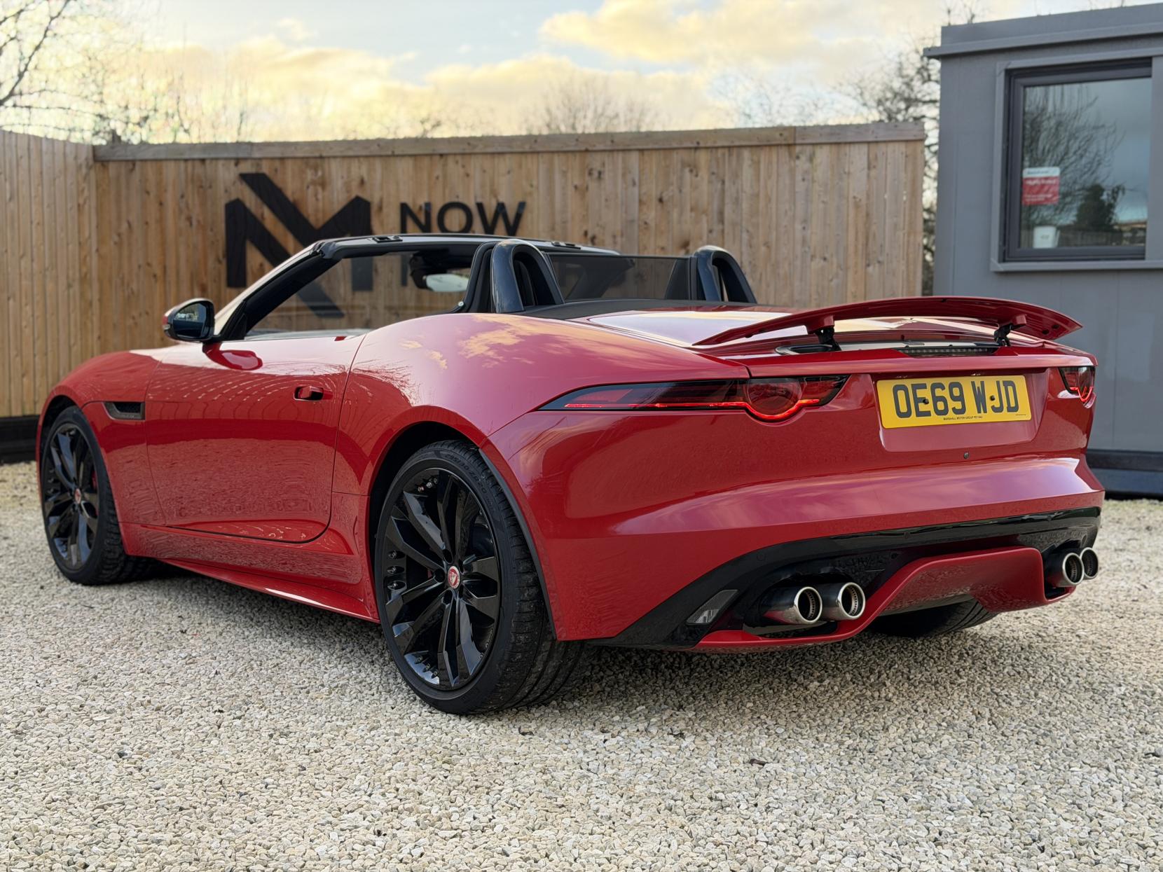 Jaguar F-Type 5.0 V8 R Convertible 2dr Petrol Auto AWD Euro 6 (s/s) (575 ps)