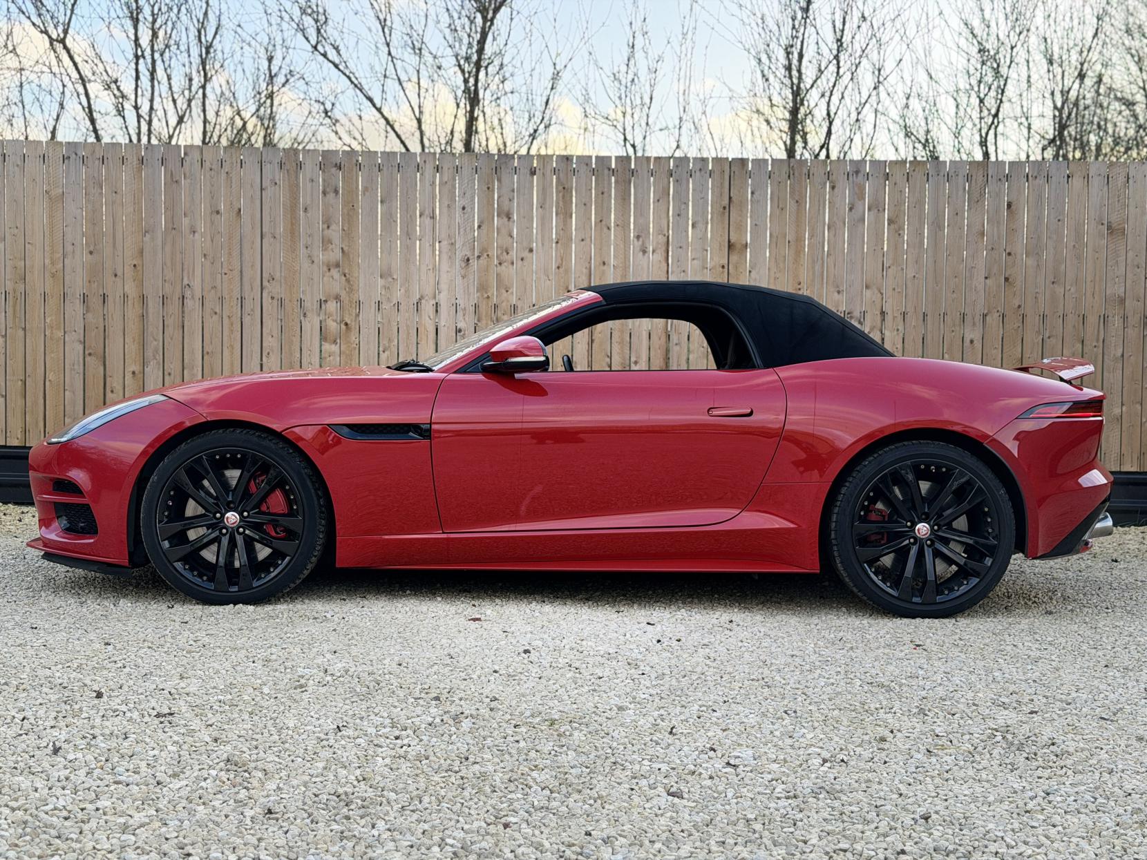 Jaguar F-Type 5.0 V8 R Convertible 2dr Petrol Auto AWD Euro 6 (s/s) (575 ps)