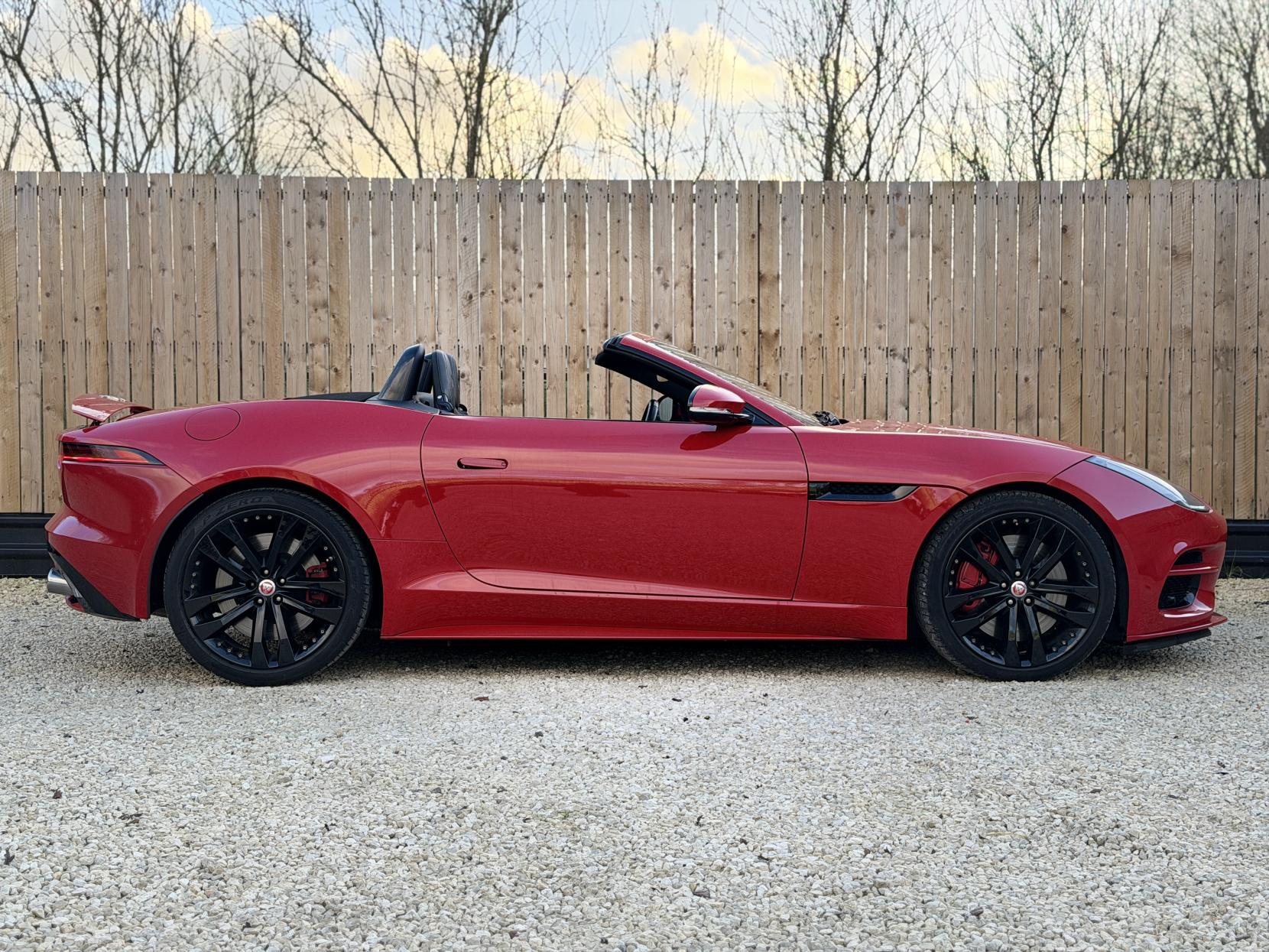 Jaguar F-Type 5.0 V8 R Convertible 2dr Petrol Auto AWD Euro 6 (s/s) (575 ps)