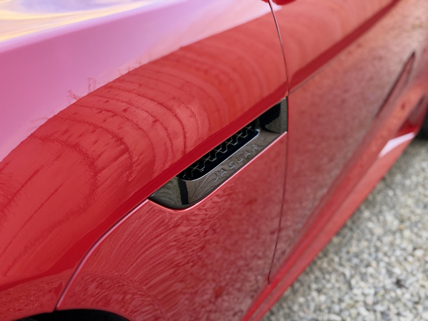 Jaguar F-Type 5.0 V8 R Convertible 2dr Petrol Auto AWD Euro 6 (s/s) (575 ps)