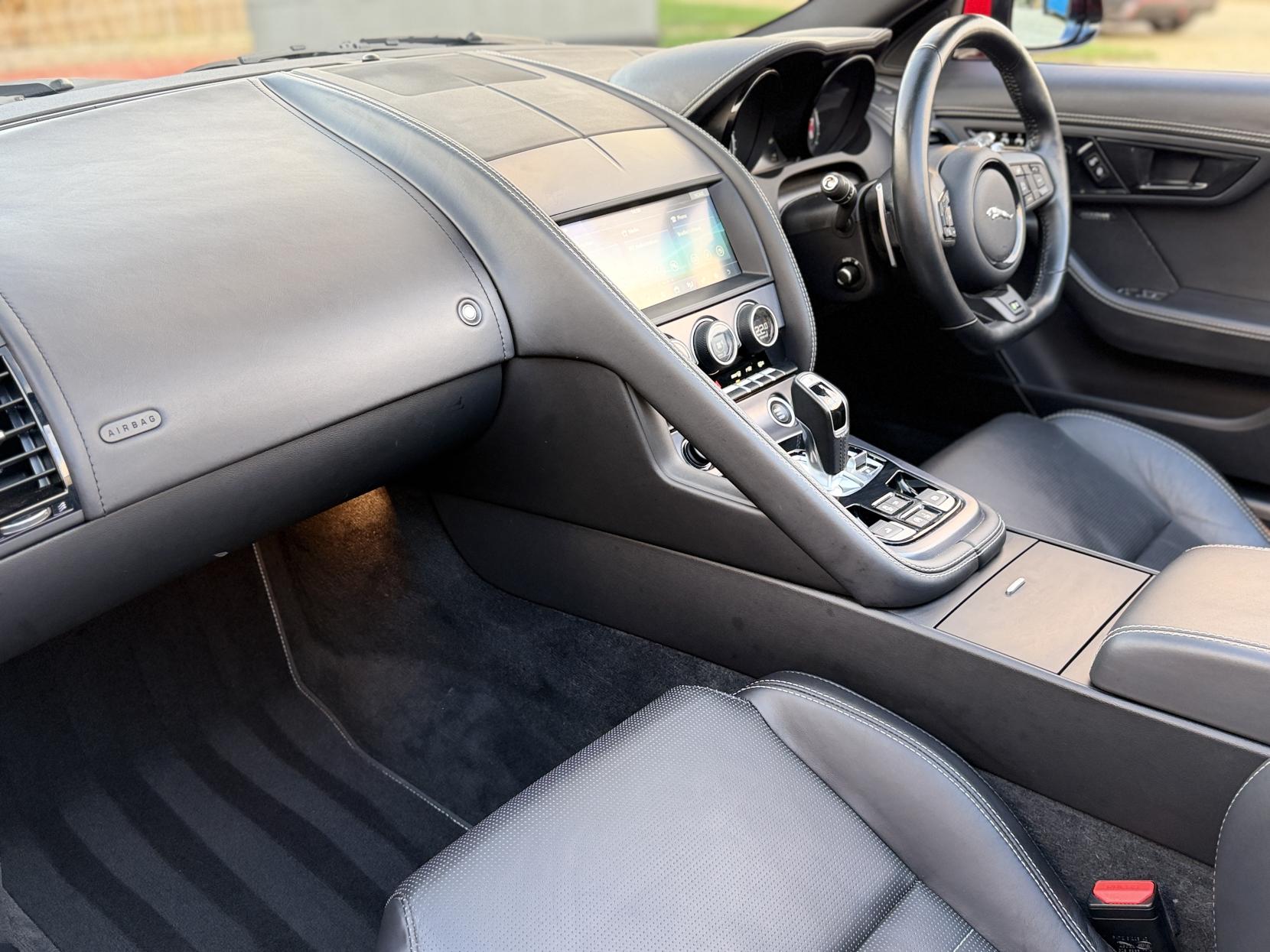 Jaguar F-Type 5.0 V8 R Convertible 2dr Petrol Auto AWD Euro 6 (s/s) (575 ps)