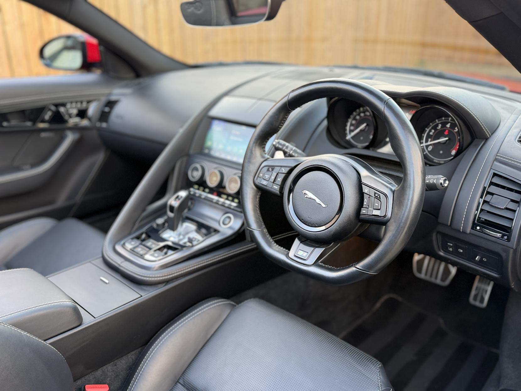 Jaguar F-Type 5.0 V8 R Convertible 2dr Petrol Auto AWD Euro 6 (s/s) (575 ps)