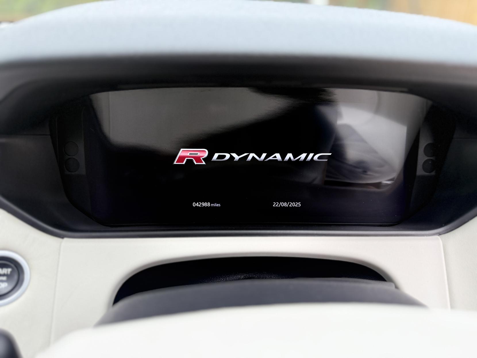 Land Rover Range Rover Velar 3.0 D300 R-Dynamic HSE SUV 5dr Diesel Auto 4WD Euro 6 (s/s) (300 ps)