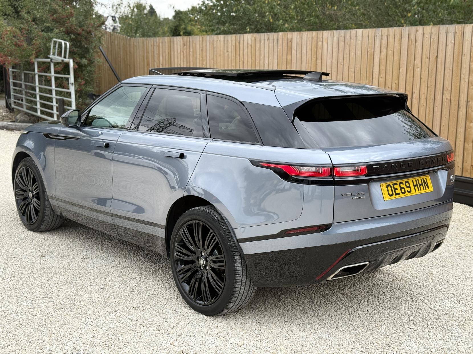 Land Rover Range Rover Velar 3.0 D300 R-Dynamic HSE SUV 5dr Diesel Auto 4WD Euro 6 (s/s) (300 ps)