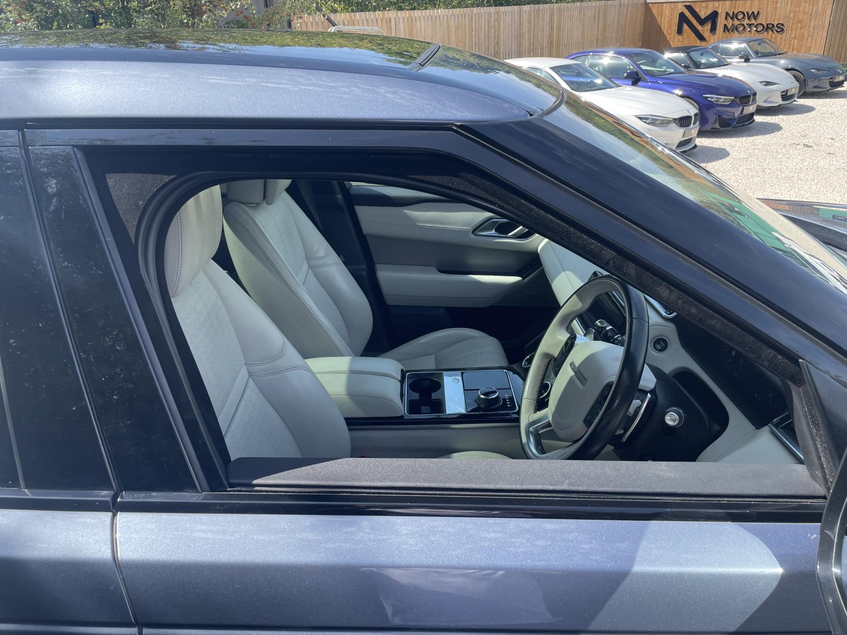 Land Rover Range Rover Velar 3.0 D300 R-Dynamic HSE SUV 5dr Diesel Auto 4WD Euro 6 (s/s) (300 ps)