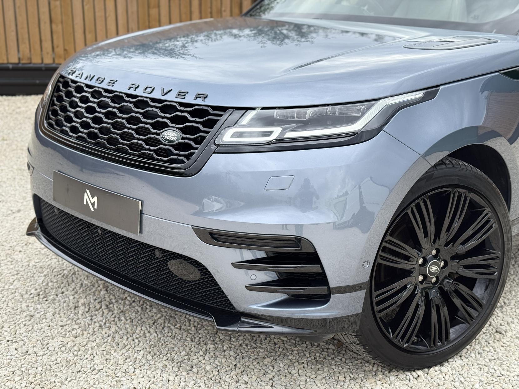 Land Rover Range Rover Velar 3.0 D300 R-Dynamic HSE SUV 5dr Diesel Auto 4WD Euro 6 (s/s) (300 ps)