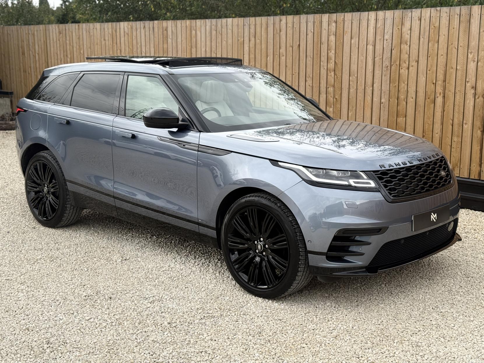 Land Rover Range Rover Velar 3.0 D300 R-Dynamic HSE SUV 5dr Diesel Auto 4WD Euro 6 (s/s) (300 ps)