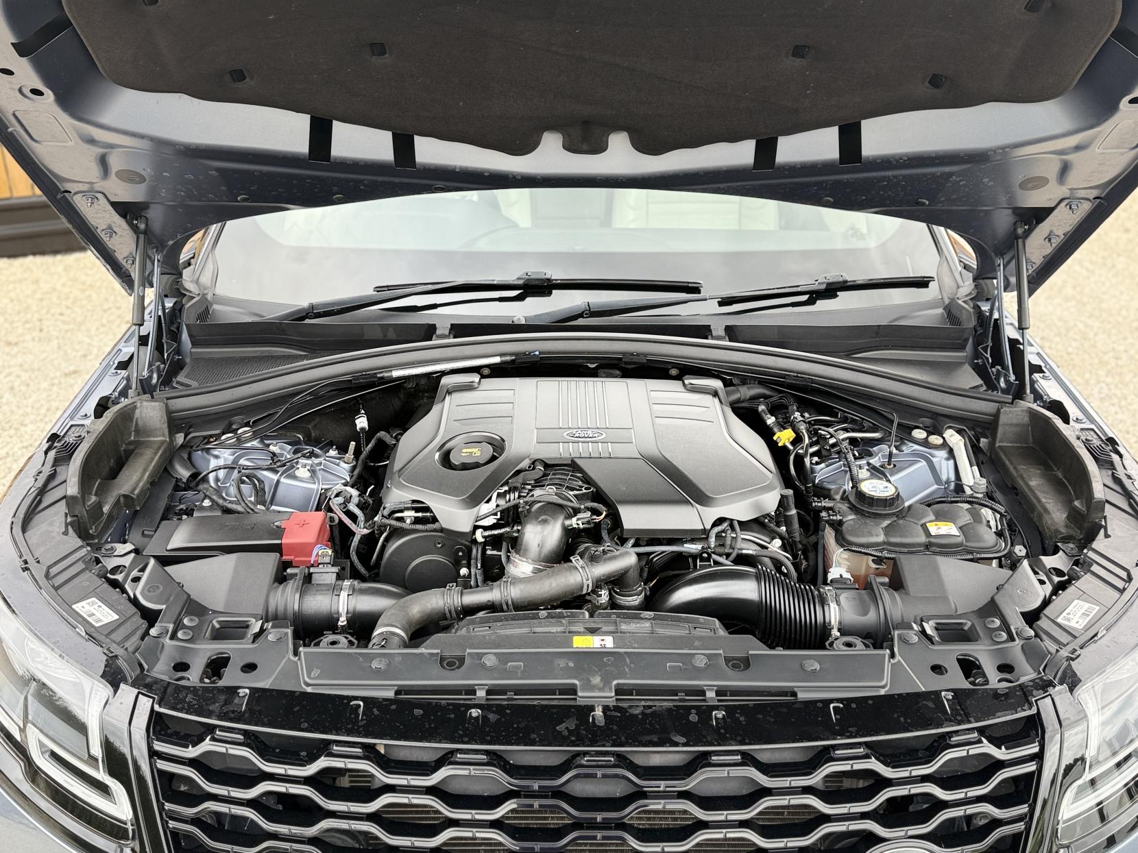 Land Rover Range Rover Velar 3.0 D300 R-Dynamic HSE SUV 5dr Diesel Auto 4WD Euro 6 (s/s) (300 ps)