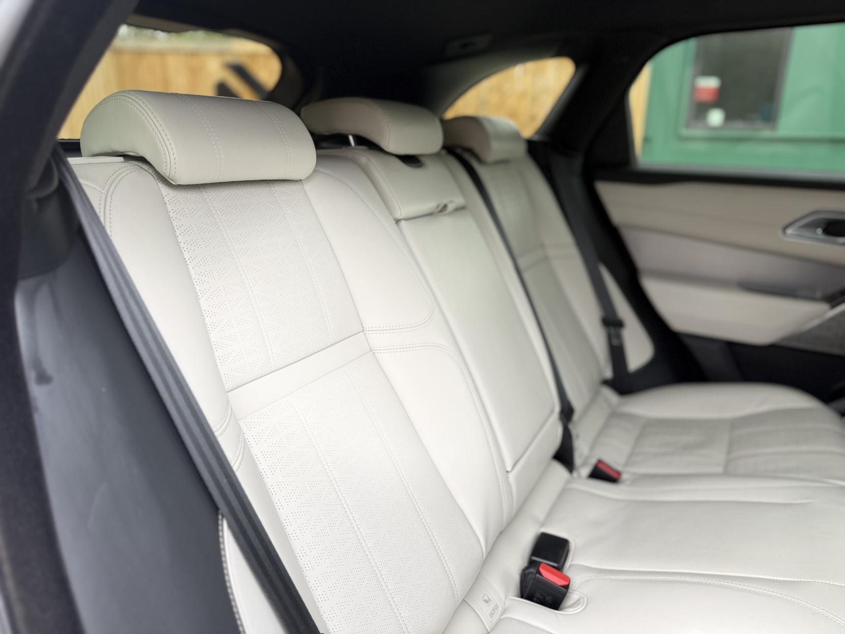 Land Rover Range Rover Velar 3.0 D300 R-Dynamic HSE SUV 5dr Diesel Auto 4WD Euro 6 (s/s) (300 ps)