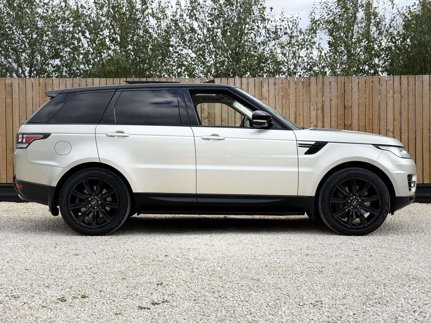 Land Rover Range Rover Sport 3.0 SD V6 HSE SUV 5dr Diesel Auto 4WD Euro 5 (s/s) (292 ps)