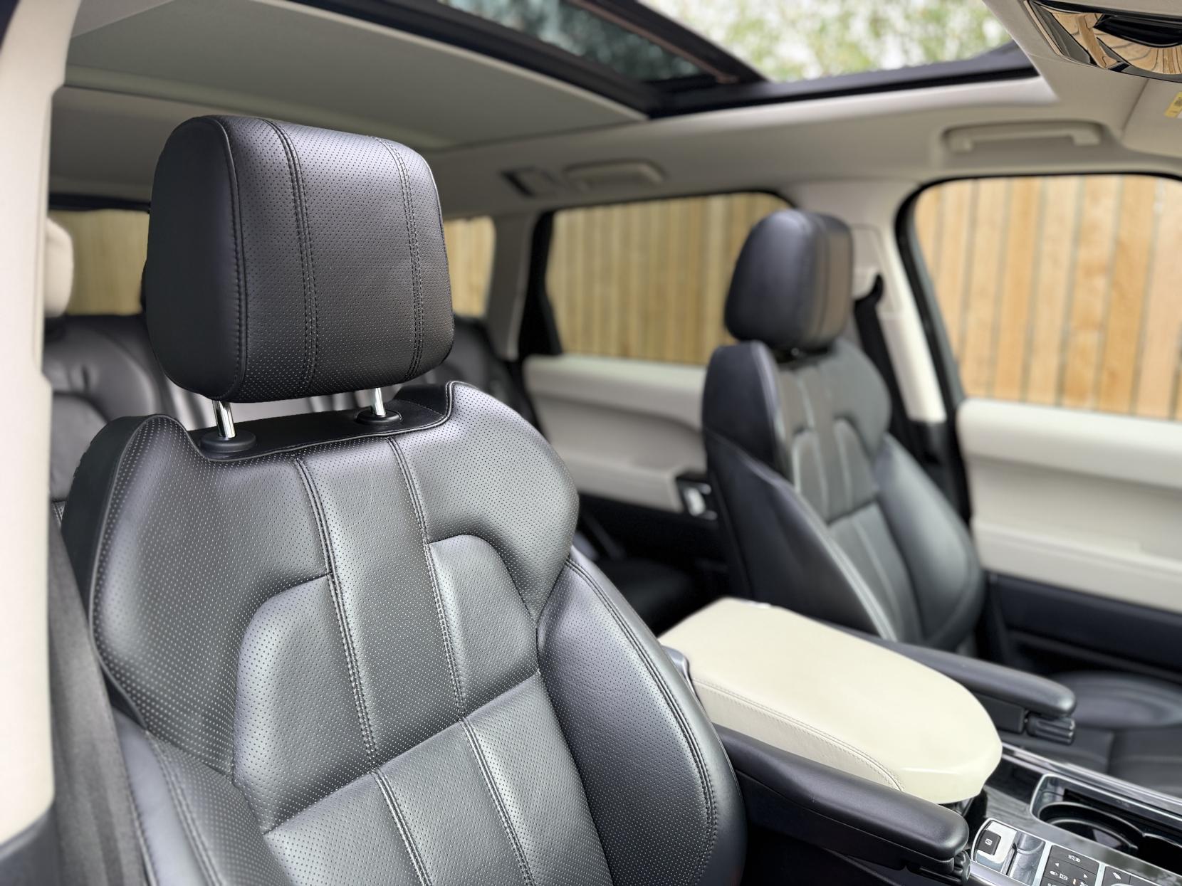 Land Rover Range Rover Sport 3.0 SD V6 HSE SUV 5dr Diesel Auto 4WD Euro 5 (s/s) (292 ps)