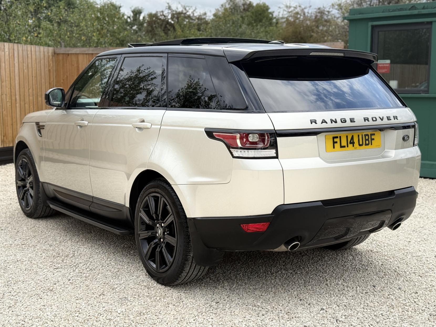 Land Rover Range Rover Sport 3.0 SD V6 HSE SUV 5dr Diesel Auto 4WD Euro 5 (s/s) (292 ps)