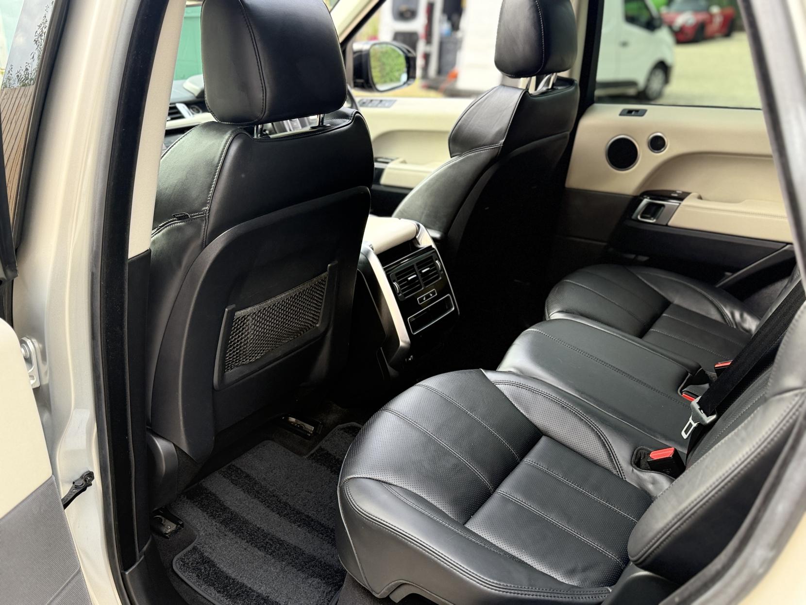 Land Rover Range Rover Sport 3.0 SD V6 HSE SUV 5dr Diesel Auto 4WD Euro 5 (s/s) (292 ps)