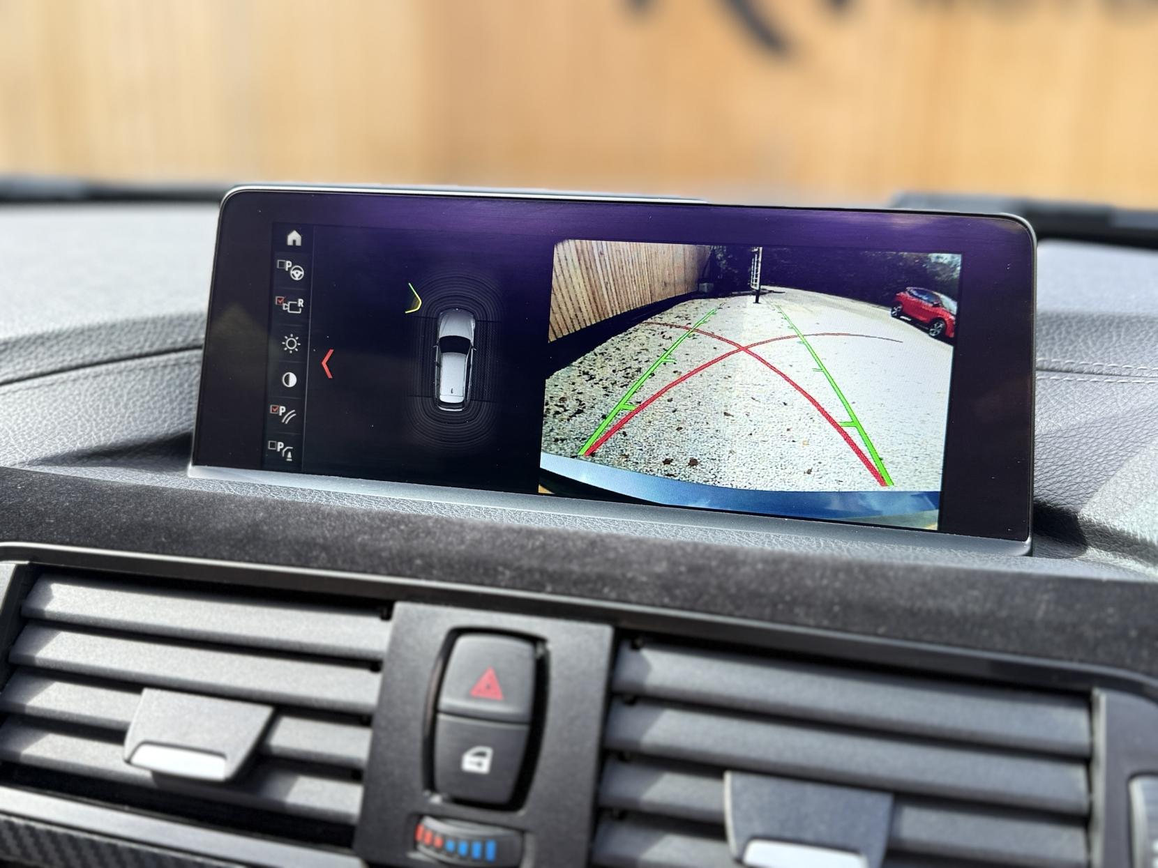 BMW 3 Series 3.0 335d M Sport Shadow Edition Touring 5dr Diesel Auto xDrive Euro 6 (s/s) (313 ps)